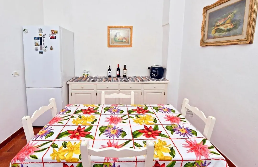 Borgo 98 Guest House Tripla con bagno privato-1
